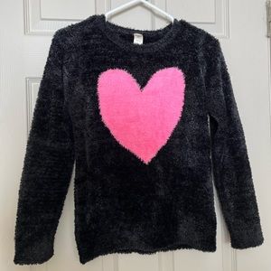 Black fluffy sweater with big pink heart Size 10/12 Kids